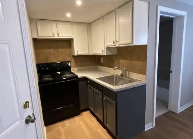 Property at 285 Concord St Unit 10, Manchester, NH, 03104, 1 bed, 1 bath, [object Object]