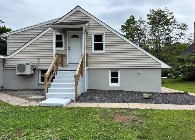 Property at 63 N 5th St Unit B, Souderton, PA, 18964, 2 beds, 1 bath, [object Object]