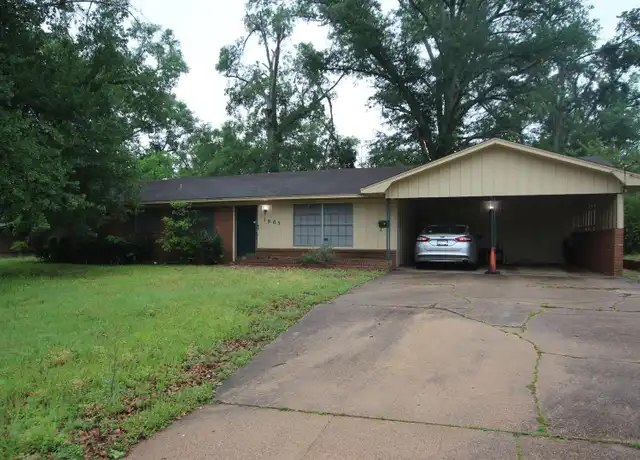 Property at 1905 E Barbara St, Tyler, TX, 75701, 3 beds, 2 baths, [object Object]