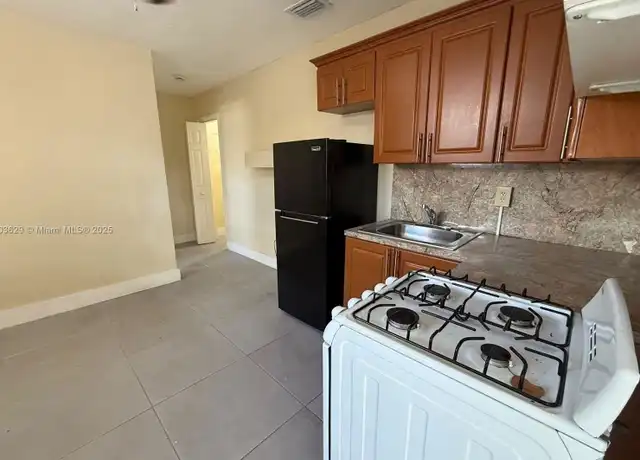 Property at 2339 NW 35th St, Miami, FL, 33142, 0 beds, 1 bath, [object Object]