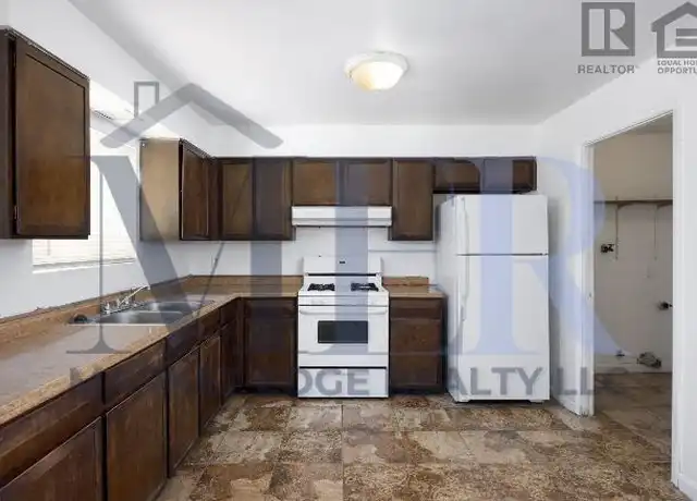 Property at 4821 W Almeria Rd, Phoenix, AZ, 85035, 3 beds, 2 baths, [object Object]