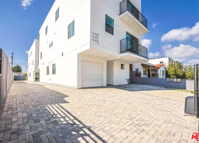 Property at 1923 Carmona Ave, Los Angeles, CA, 90016, 4 beds, 4 baths, [object Object]