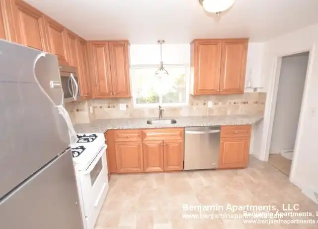 Property at 29 Oxford Cir Unit 29, Belmont, MA, 02478, 2 beds, 1 bath, [object Object]