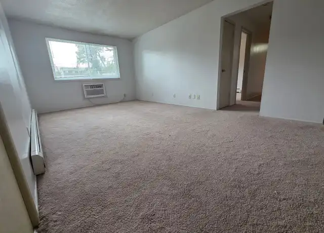 Property at 142 20th Ave SW Unit W5, Cedar Rapids, IA, 52404, 2 beds, 1 bath, [object Object]