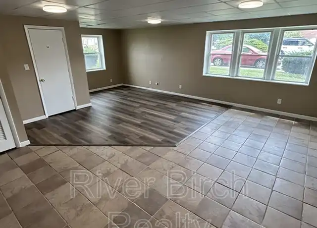 Property at 525 E Pine St Unit 2, Springfield, IL, 62703, 2 beds, 1 bath, [object Object]