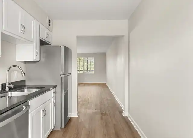 Property at Breeze Apartments - 75 Nightingale Ln, Gulf Breeze, FL, 32561, 1 bed, 1 bath, [object Object]