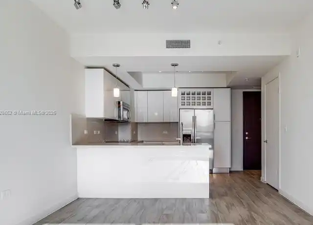 Property at 999 SW 1st Ave #1810, Miami, FL, 33130, 1 bed, 1 bath, [object Object]