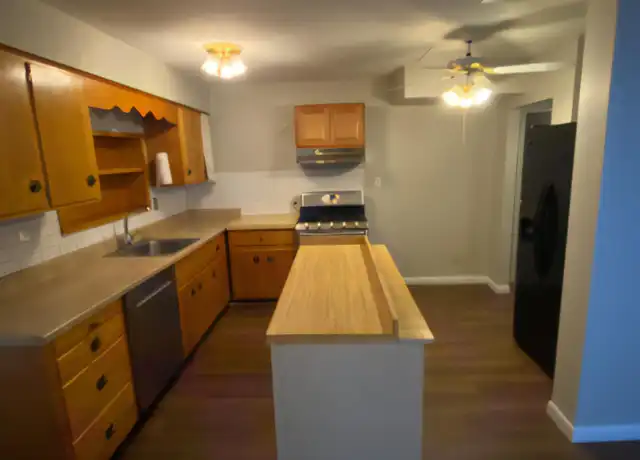 Property at 305 E Main St Unit A1, Ligonier, PA, 15658, 1 bed, 1 bath, [object Object]