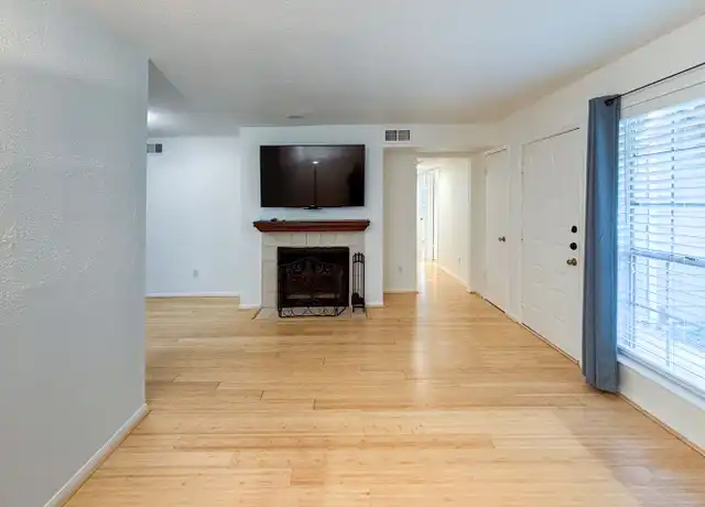 Property at 1860 White Oak Dr #323, Houston, TX, 77009, 3 beds, 2 baths, [object Object]