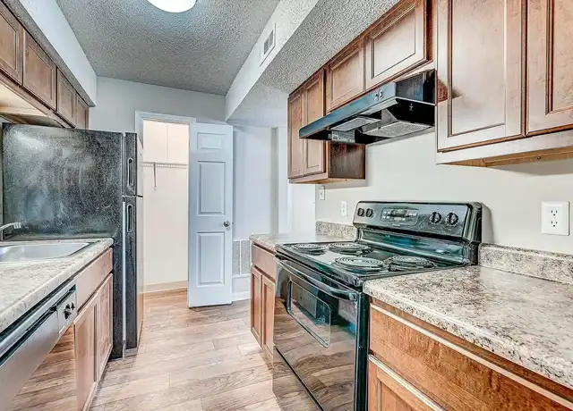 Property at 10 West Apartments - 7855 Cimarron Trl, Indianapolis, IN, 46214, 1 bed, 1 bath, [object Object]