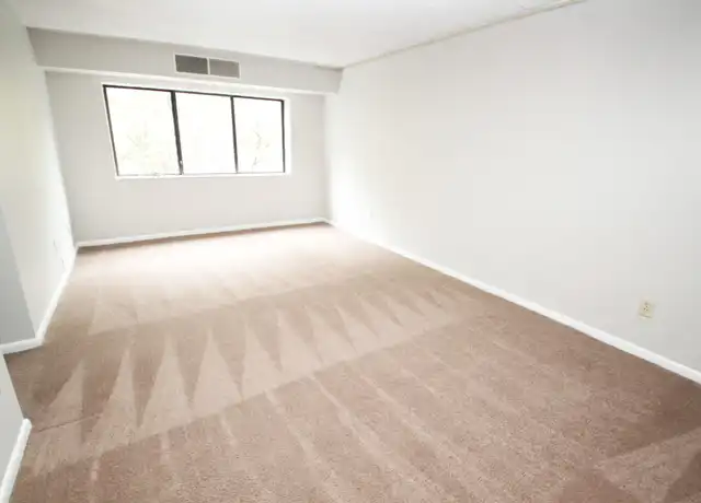 Property at 309 McKnight Cir, Pittsburgh, PA, 15237, 1 bed, 1 bath, [object Object]