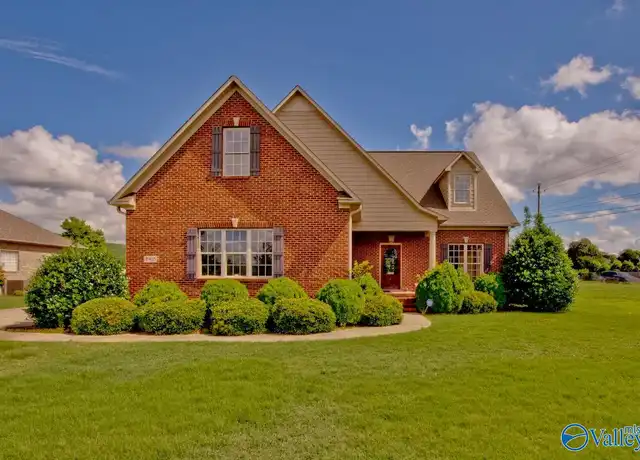 Property at 4905 Saddle Ridge Dr SE, Owens Cross Roads, AL, 35763, 4 beds, 3.5 baths, [object Object]