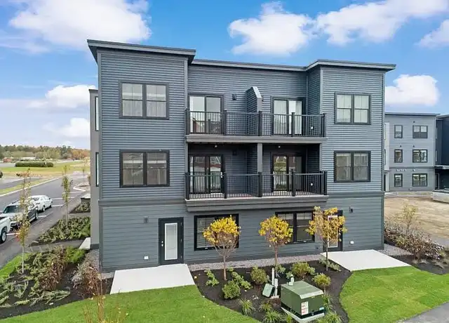 Property at Hackamore North - 28 Hackamore Ave, Scarborough, ME, 04074, 1-2 bed, 1 bath, [object Object]