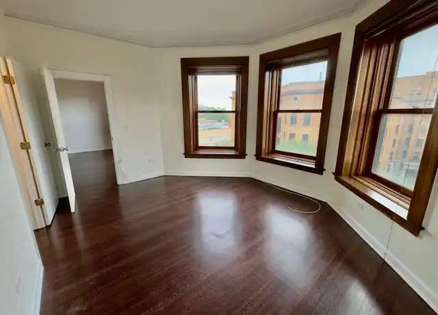 Property at 559 W Surf St, Chicago, IL, 60657, 2 beds, 1 bath, [object Object]