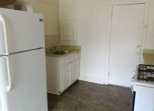 Property at 920 N 37th St Unit 5, Milwaukee, WI, 53208, 1 bed, 1 bath, [object Object]