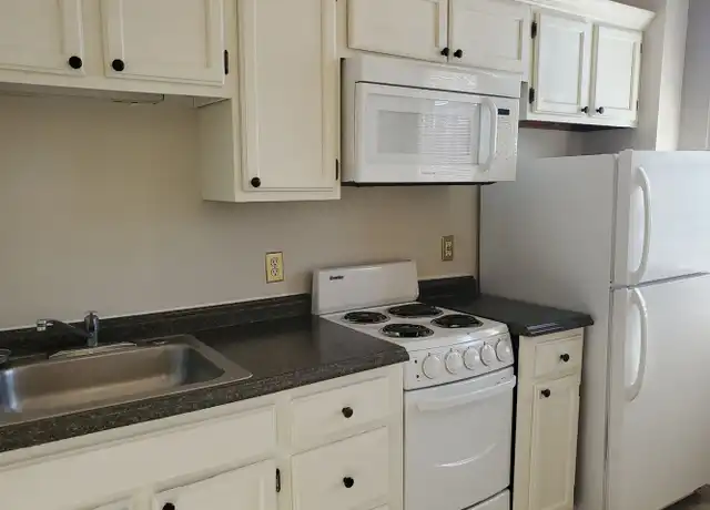 Property at 247 N Duke St Unit 33, Lancaster, PA, 17602, 1 bed, 1 bath, [object Object]