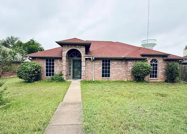 Property at 707 S Highland Dr, Cedar Hill, TX, 75104, 4 beds, 2 baths, [object Object]