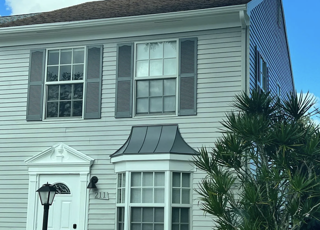 Photo of 211 Old English Dr, Jupiter, FL 33458
