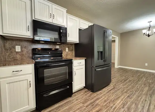 Property at 76 Lee Rd, Phenix City, AL, 36870, 3 beds, 2 baths, [object Object]