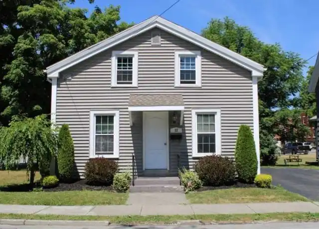 Property at 32 Canadaway St, Fredonia, NY, 14063, 5 beds, 1 bath, [object Object]