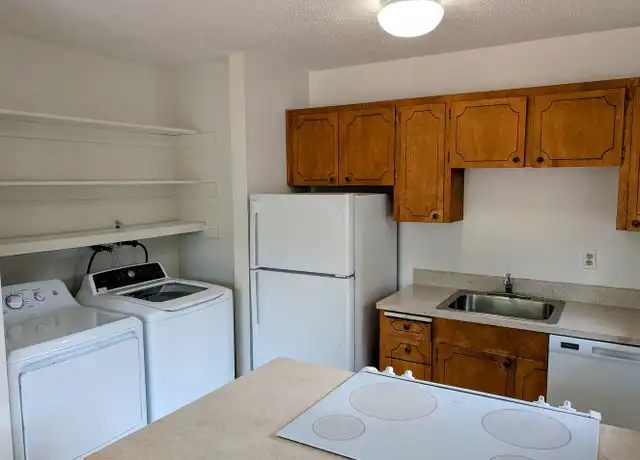 Property at 5630-5632 SE 88th Ave Unit 5630, Portland, OR, 97266, 2 beds, 1 bath, [object Object]