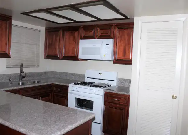 Property at 301 E Fairview Ave, Glendale, CA, 91207, 2 beds, 2 baths, [object Object]