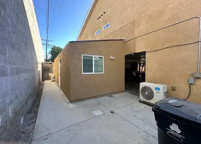Property at 14233 Tiara St, Van Nuys, CA, 91401, 1 bed, 1 bath, [object Object]