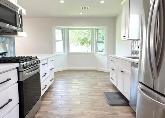 Property at 406 Oak Vista Dr, Friendswood, TX, 77546, 3 beds, 2 baths, [object Object]