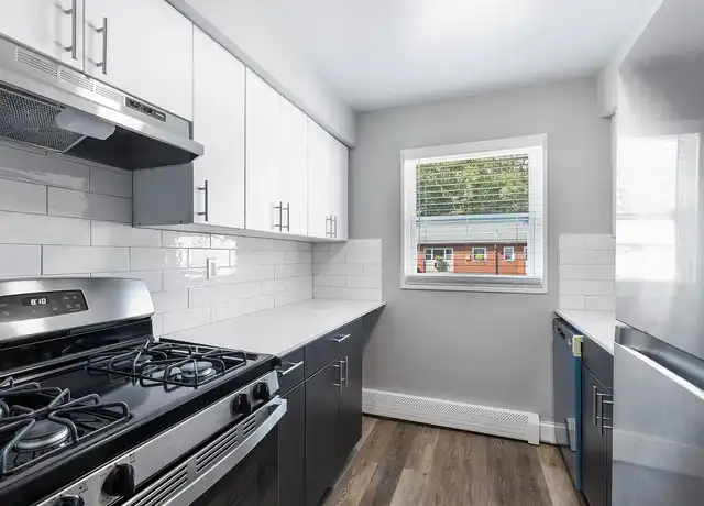 Property at Rock Springs Apartments - 937 W Trenton Ave, Morrisville, PA, 19067, 2 beds, 1 bath, [object Object]