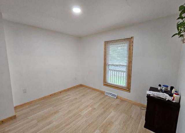 Photo of 158 New Haven Ave Unit 1, Derby, CT 06418