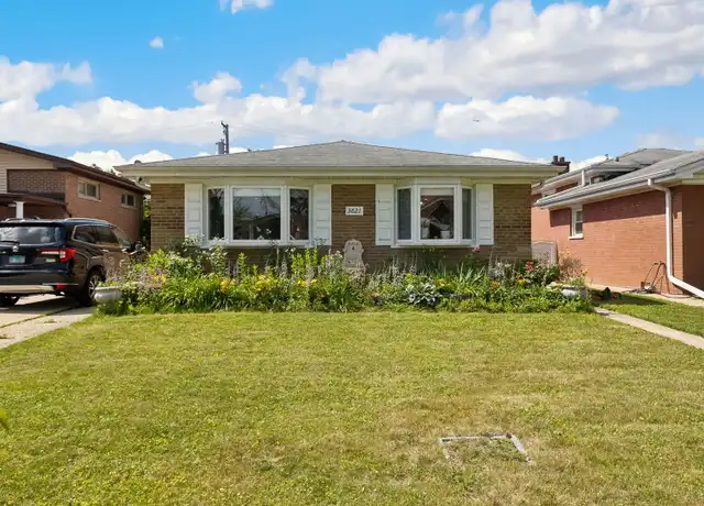 Property at 3821 W Jarvis Ave, Lincolnwood, IL, 60712, 3 beds, 2 baths, [object Object]