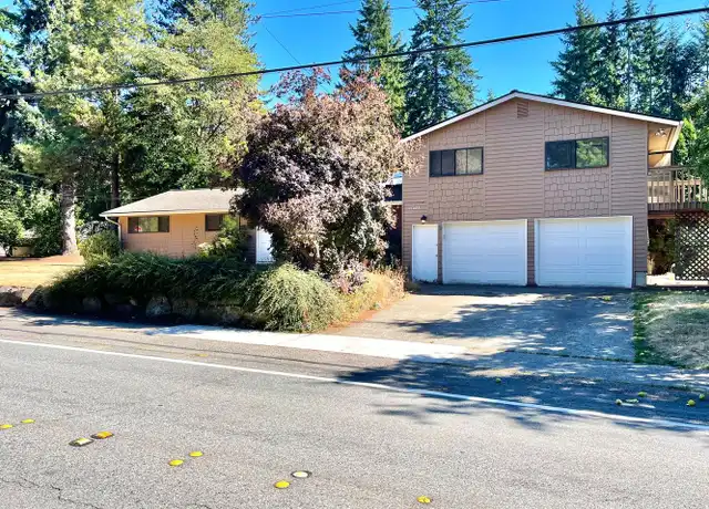 Property at 17025 NE 95th St, Redmond, WA, 98052, 4 beds, 2 baths, [object Object]