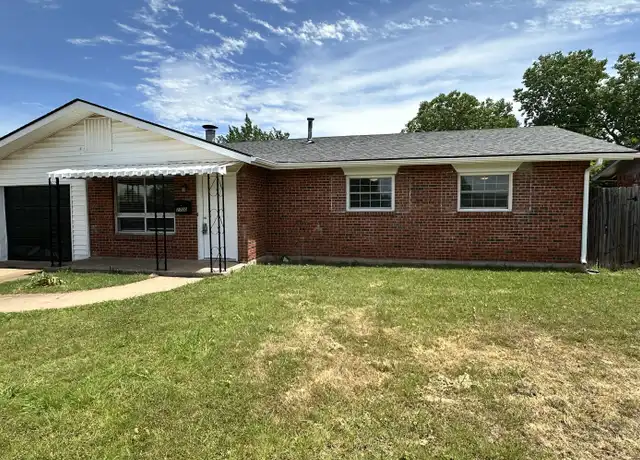 Property at 2700 Yorkshire Ave, Moore, OK, 73160, 4 beds, 2 baths, [object Object]