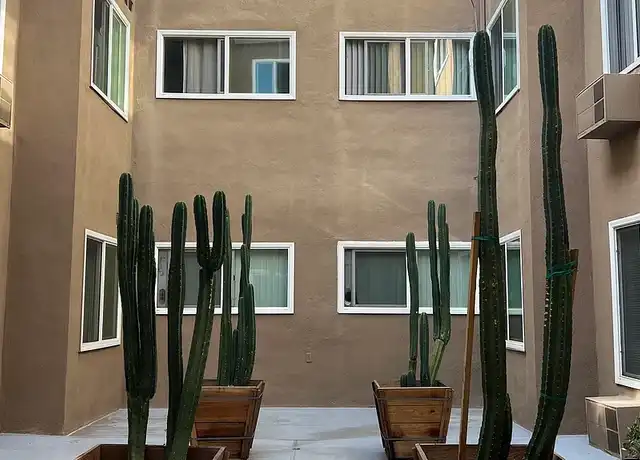 Property at 543 S Oxford Ave, Los Angeles, CA, 90020, 1 bed, 1 bath, [object Object]