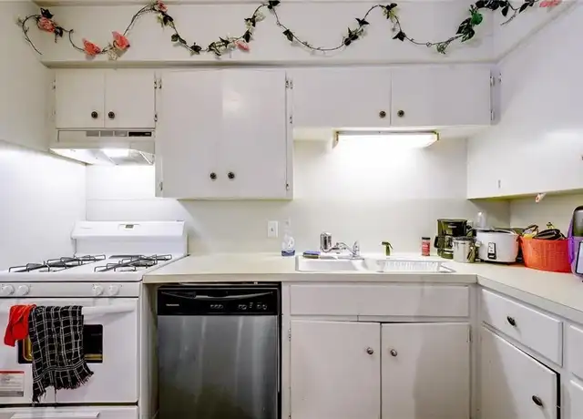 Property at 803 W 28th St #102, Austin, TX, 78705, 2 beds, 2 baths, [object Object]