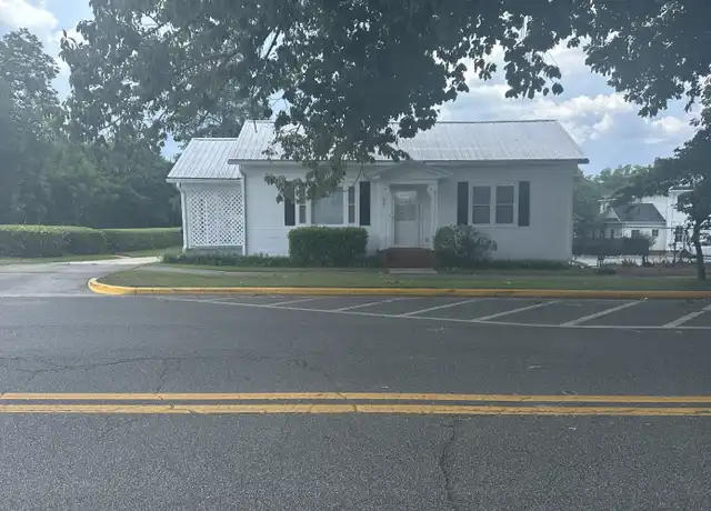 Property at 221 E Franklin St, Milledgeville, GA, 31061, 4 beds, 1.5 baths, [object Object]