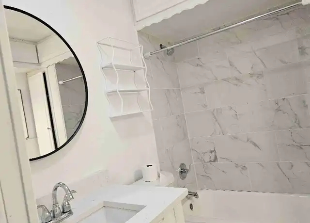 Property at 1027 E Washington St, Paris, TX, 75460, 3 beds, 2 baths, [object Object]