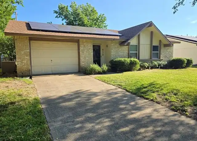Property at 610 Edelweiss Dr, Grand Prairie, TX, 75052, 3 beds, 2 baths, [object Object]