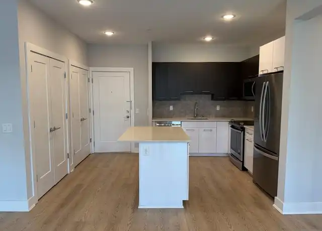 Property at 2150 N Central Rd Unit 409, Fort Lee, NJ, 07024, 1 bed, 1 bath, [object Object]