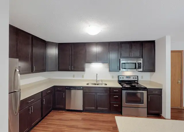 Photo of 5400 Vernon Ave S, Minneapolis, MN 55436