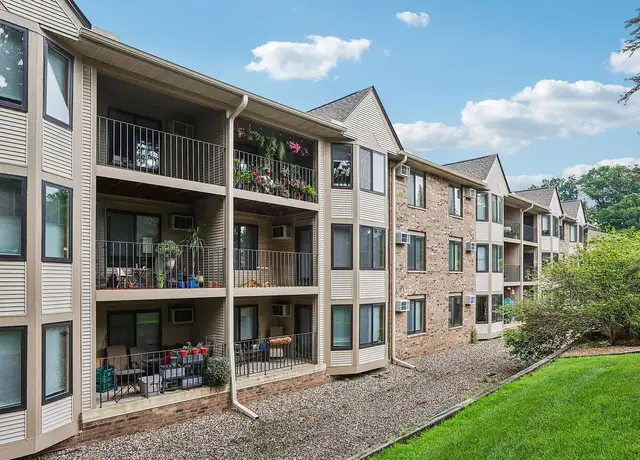 Photo of 5400 Vernon Ave S, Minneapolis, MN 55436