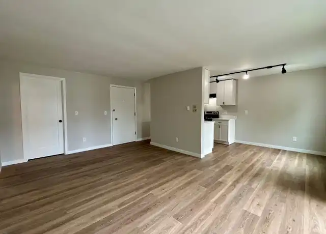 Property at 3055 NE 140th St Unit 3, Seattle, WA, 98125, 1 bed, 1 bath, [object Object]