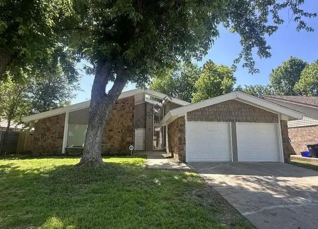 Property at 10405 Bayberry Dr, Oklahoma City, OK, 73162, 3 beds, 2 baths, [object Object]