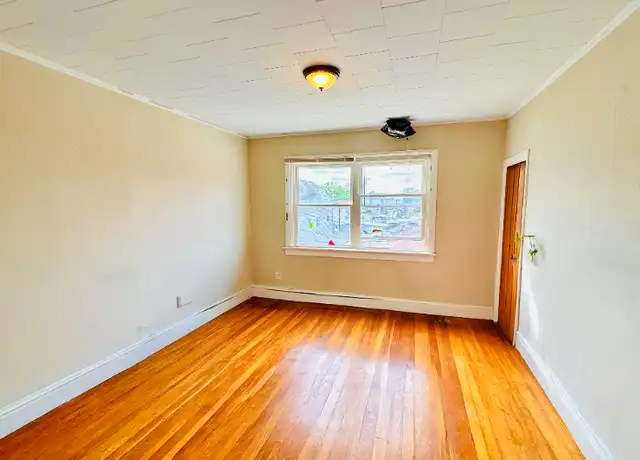 Property at 45 Slater St Unit 2S, Fall River, MA, 02720, 3 beds, 1 bath, [object Object]