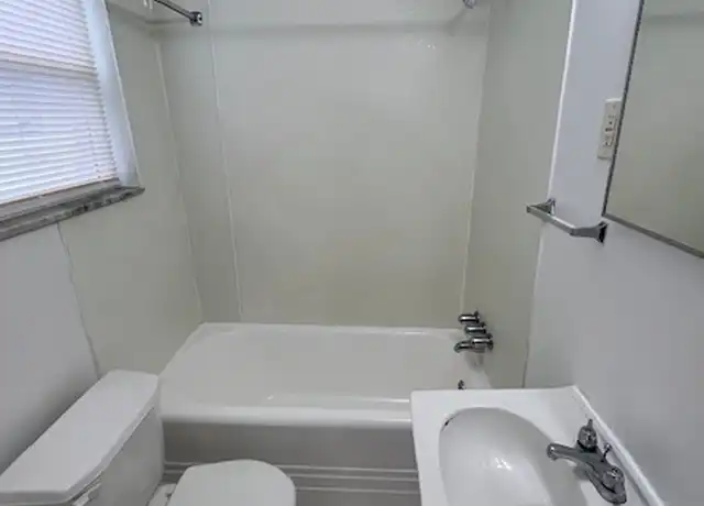 Property at 311 Roane St, Charleston, WV, 25302, 1 bed, 1 bath, [object Object]