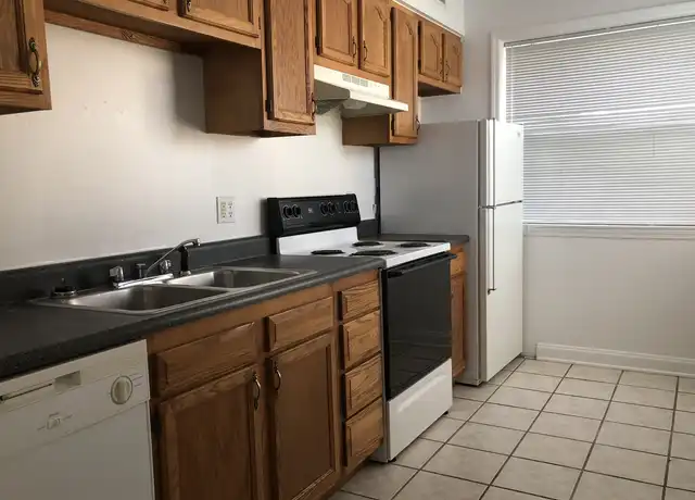 Property at 311 Roane St, Charleston, WV, 25302, 1 bed, 1 bath, [object Object]