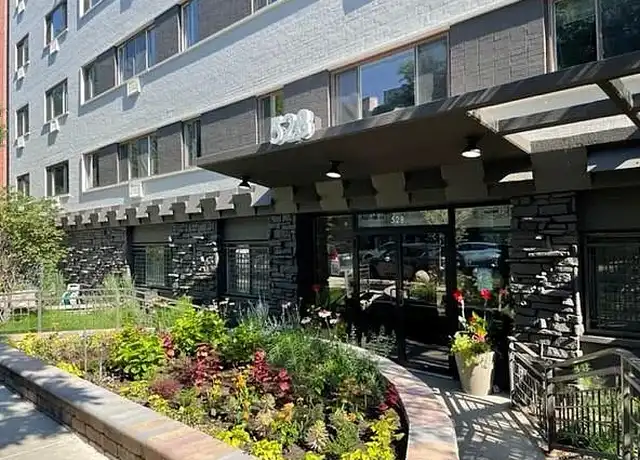 Property at 528 W Oakdale Ave, Chicago, IL, 60657, 2 beds, 2 baths, [object Object]