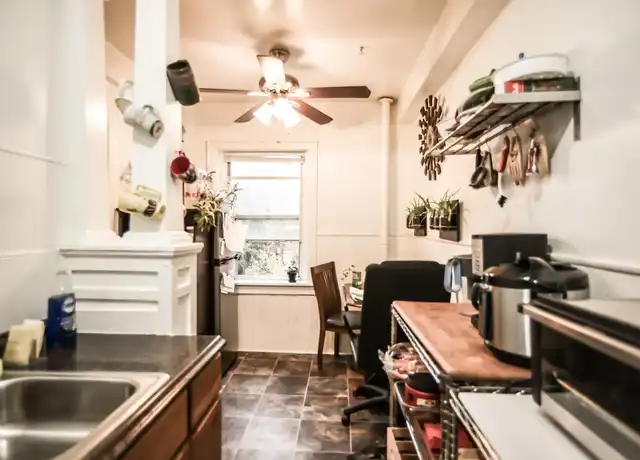 Property at Melbourne Apartments - 303 Brush Creek Blvd, Kansas City, MO, 64112, 0-1 beds, 1 bath, [object Object]