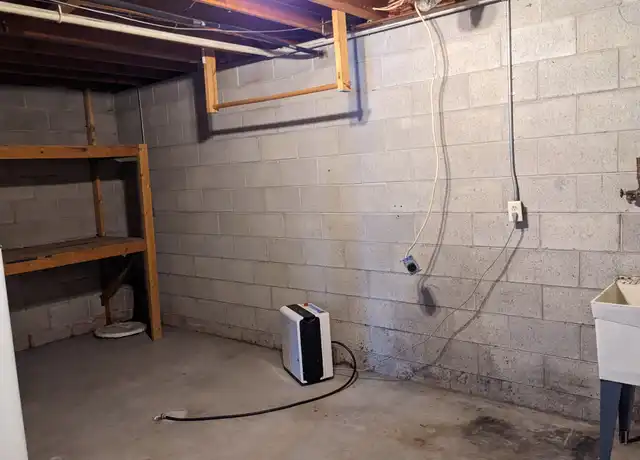 Property at 412 Robert Ct, Hartford, WI, 53027, 3 beds, 1 bath, [object Object]