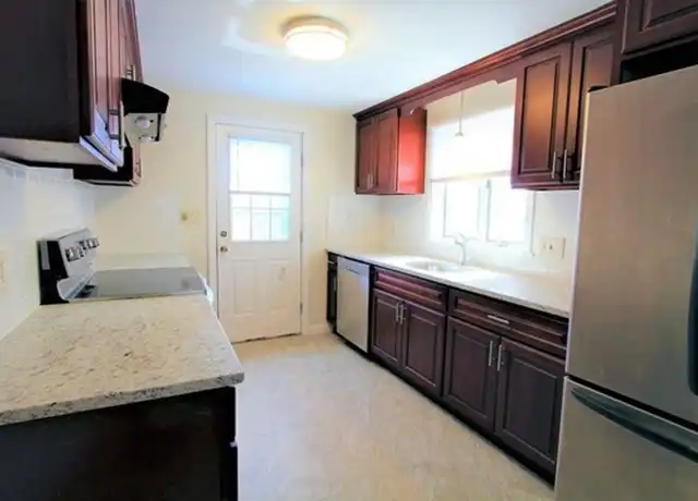 Property at 27 Fallon Ct, Quincy, MA, 02169, 3 beds, 1.5 baths, [object Object]